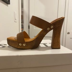 Schutz Aryana Leather Platform Sandal - BRAND NEW NEVER WORN
